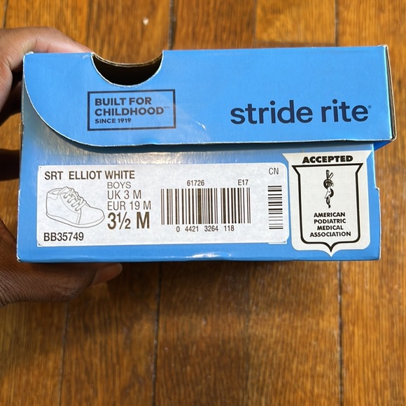 Stride Rite Elliot White Infant Walking Shoe Size 3.5 - Picture 2 of 7